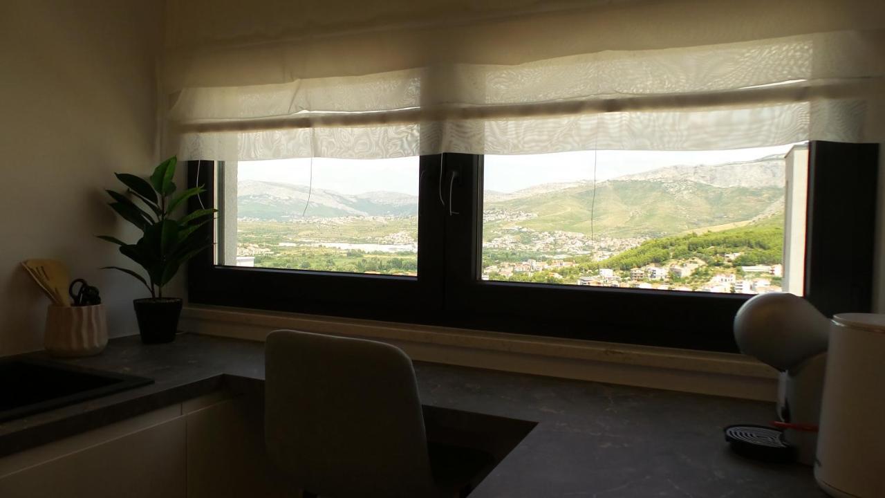 L-a-m Apartment *