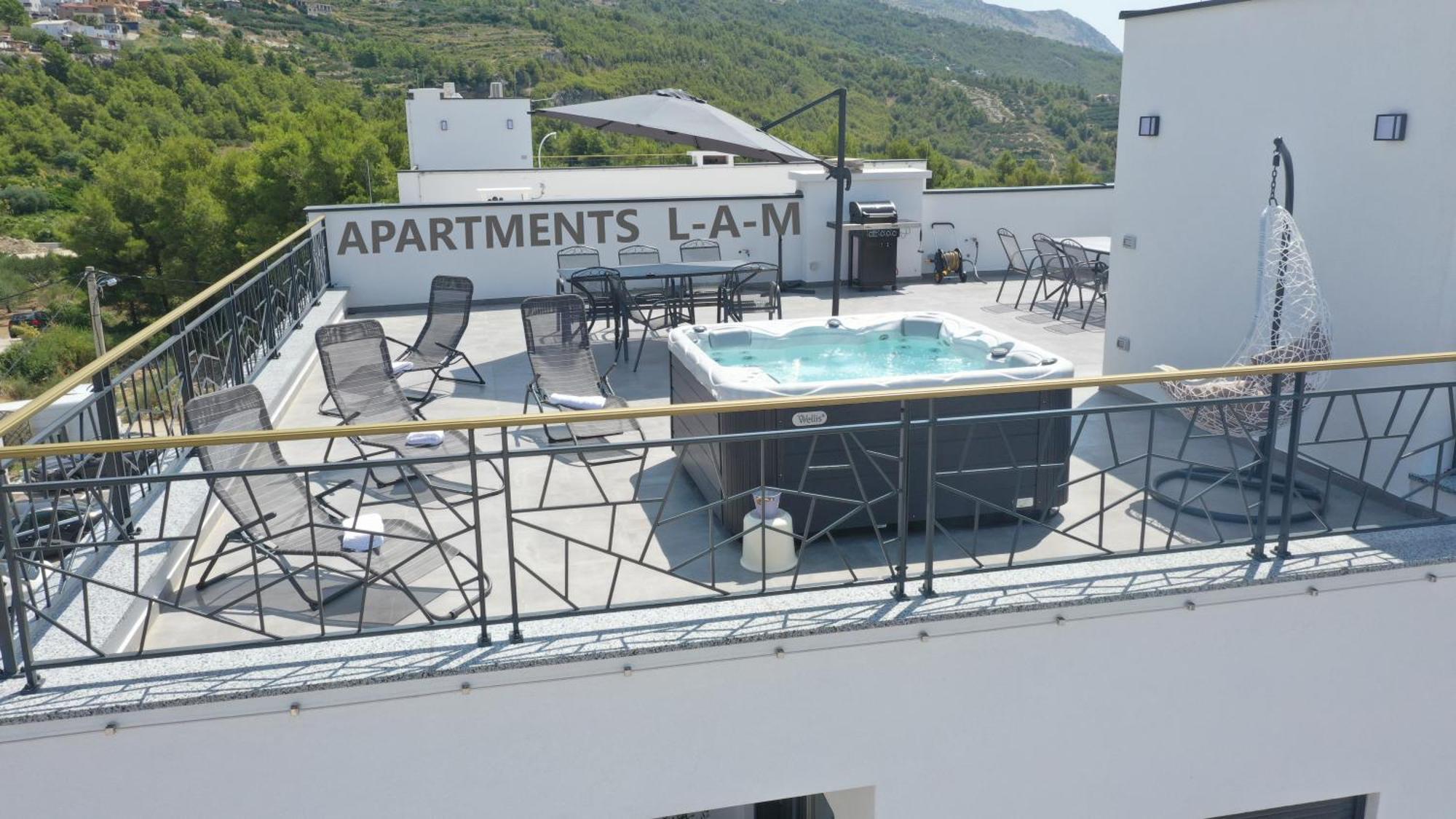 L-a-m Apartment
