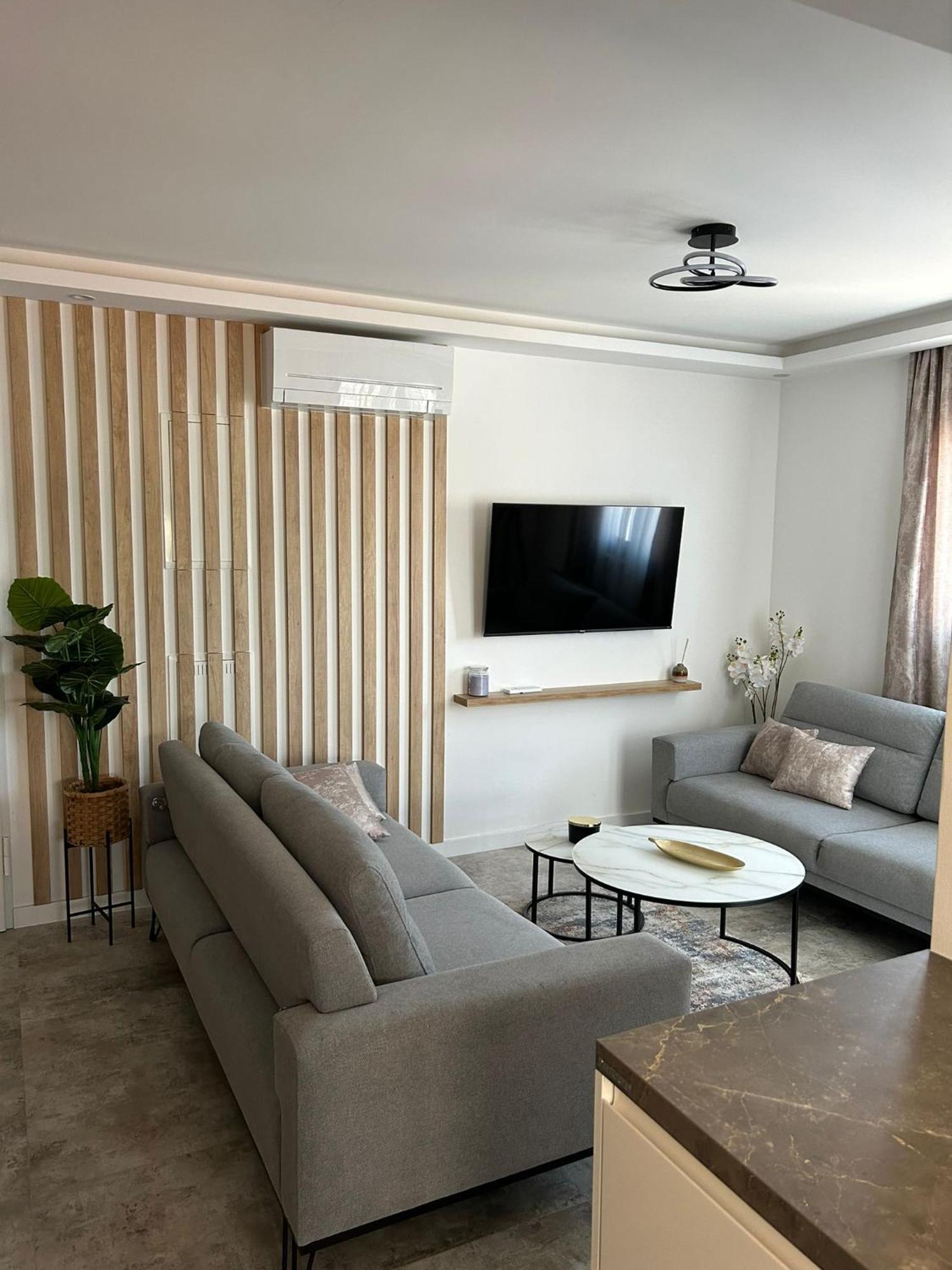 L-a-m Apartment Podstrana